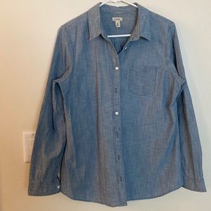 Women’s L.L. Bean chambray button up shirt